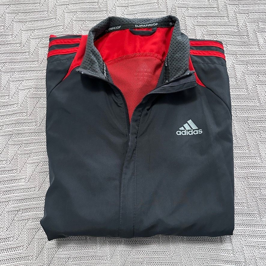 Adidas Adidas gray and red classic three stripe windbreaker size M Size US M / EU 48-50 / 2 - 1 Thumbnail