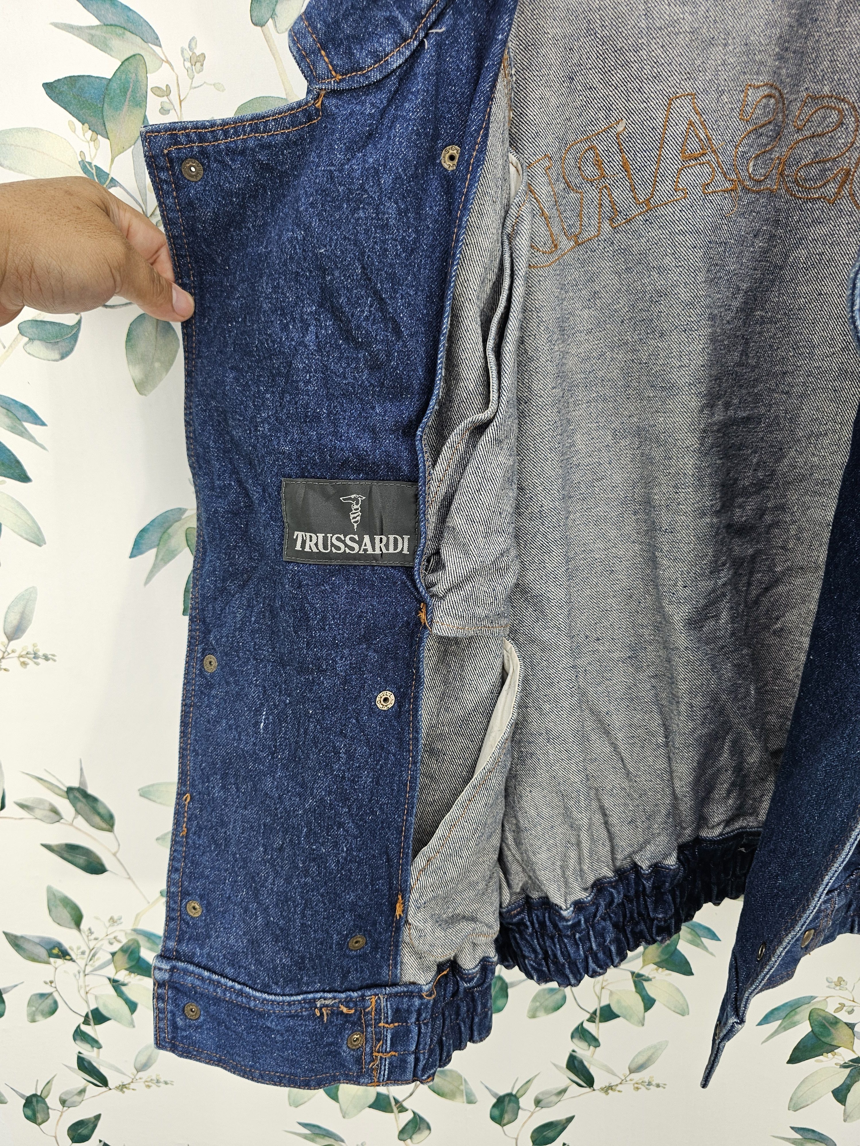 Trussardi Vintage TRUSSARDI Spellout Bomber Denim Jacket J0116 Size US L / EU 52-54 / 3 - 7 Thumbnail