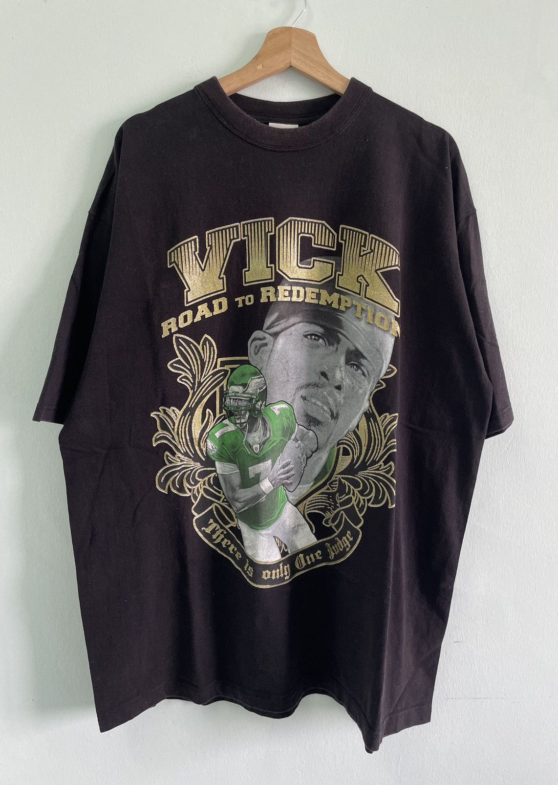 NFL Vintage NFL Legend Vick Road to redemption tshirt Size US XXL / EU 58 / 5 - 1 Thumbnail