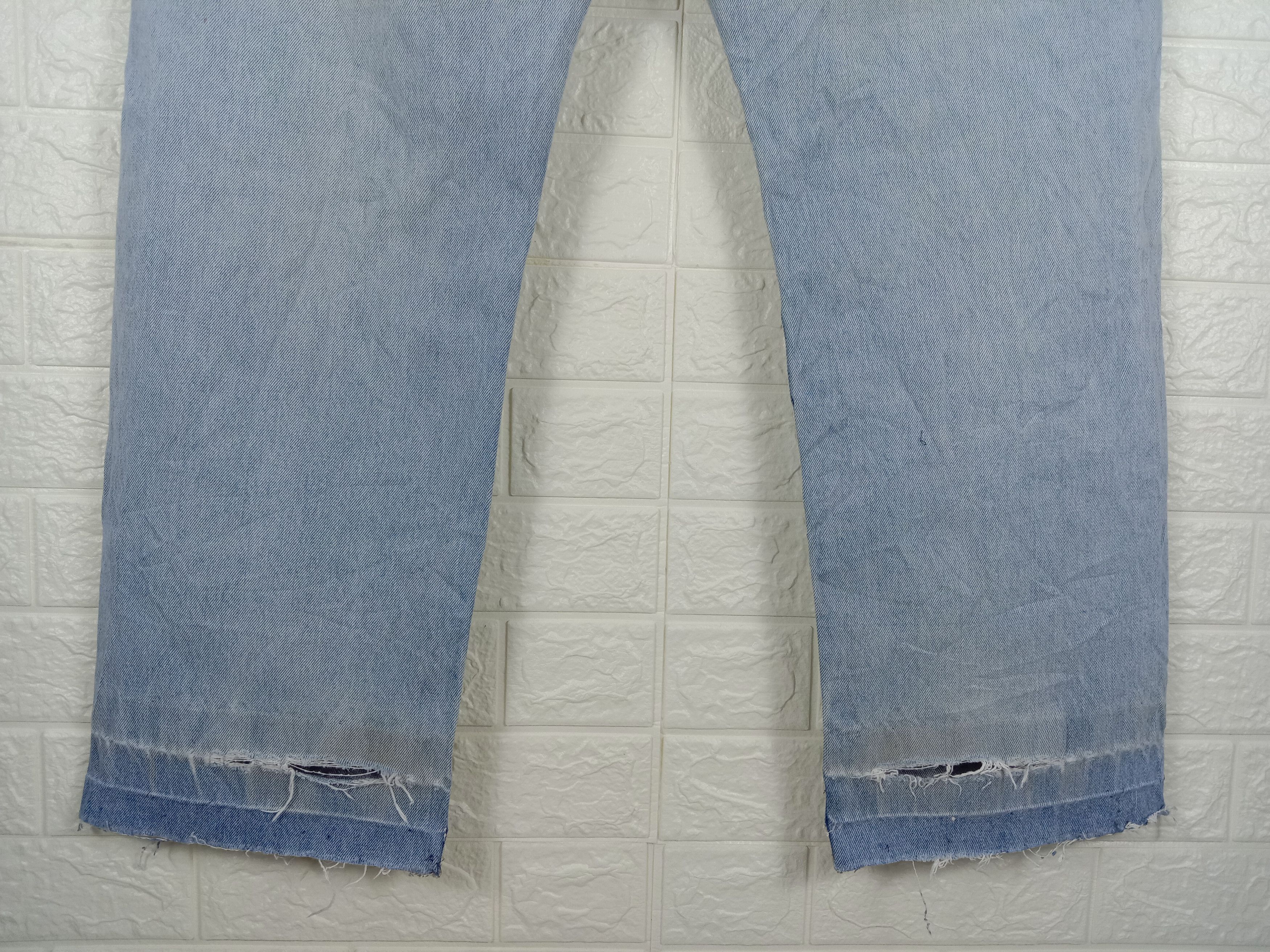 Vintage Levi's 505 Jeans Light Wash Distressed Denim