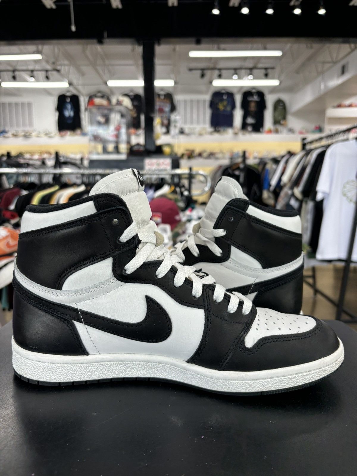Jordan Brand Air Jordan 1 Black White Sz. 9 (2023) Size US 9 / EU 42 - 3 Thumbnail