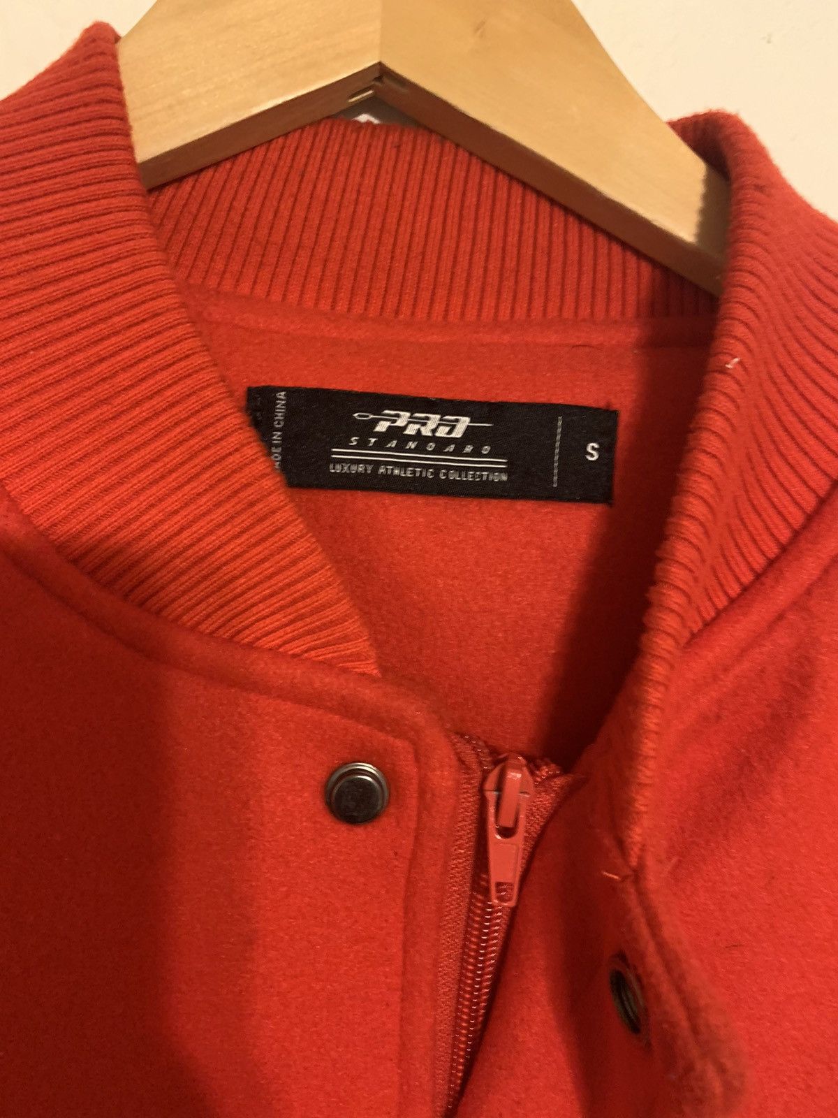 Pro Standard Pro Standard NBA Chicago Bulls Home Town Wool Red Varsity Size US S / EU 44-46 / 1 - 9 Thumbnail