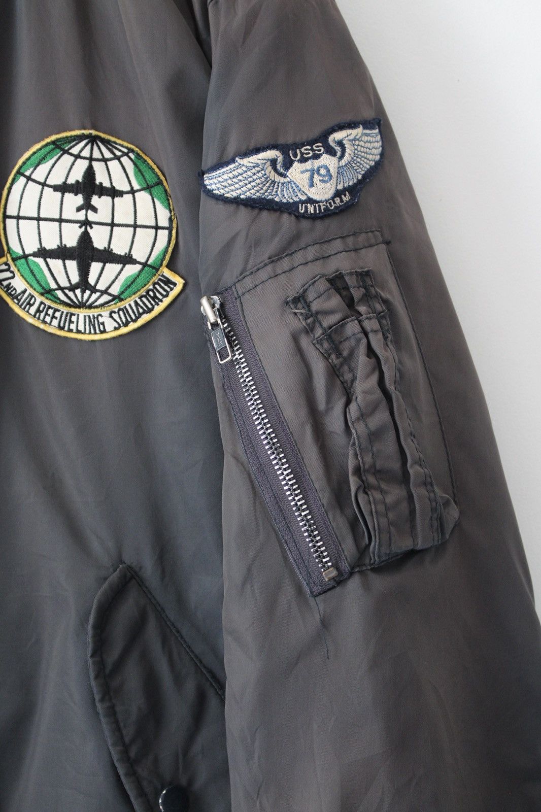 Vintage 1990S RESERVE REVERSIBLE-LINED GRAPHIC PADDED BOMBER Size US L / EU 52-54 / 3 - 5 Thumbnail