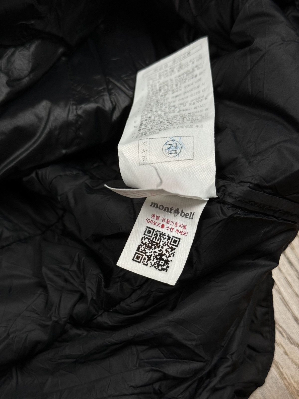 Montbell Down jacket MontBell Japan original casual outdoors item Size US XL / EU 56 / 4 - 5 Thumbnail