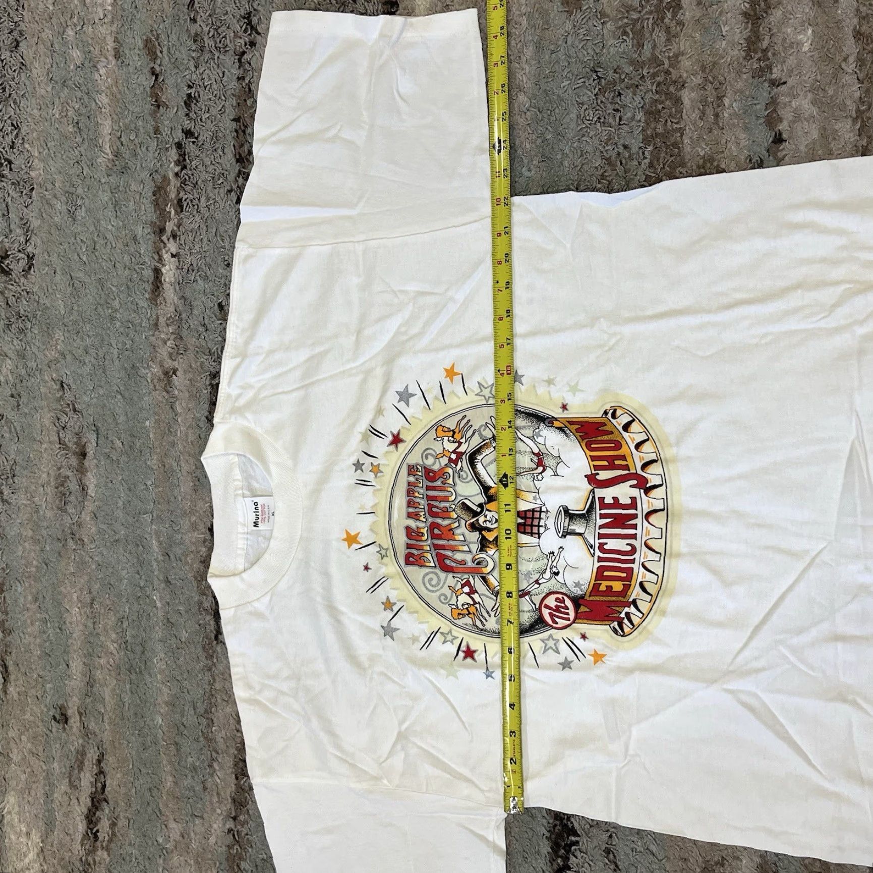 Apple VINTAGE Murina The Big Apple Circus The Medicine Show T-Shirt Men XL White Cotton Logo Short Sleeve Crew Neck 90s USA Limited Edition Furniture? Size US XL / EU 56 / 4 - 6 Thumbnail