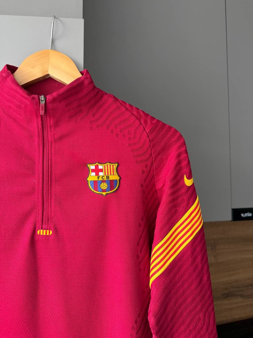 Nike Nike FC Barcelona Long Sleeve Vaporknit Size US S / EU 44-46 / 1 - 2 Thumbnail