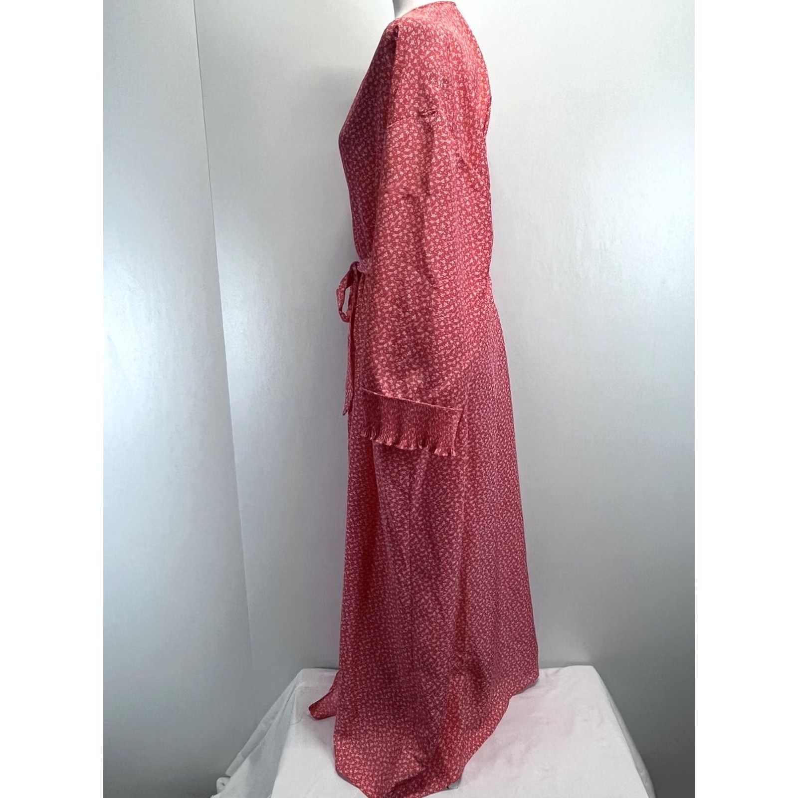 Mary McFadden VINTAGE Mary Mcfadden Robe Large Long Floral Lightweight Made in USA Sz Womens Size ONE SIZE - 2 Thumbnail
