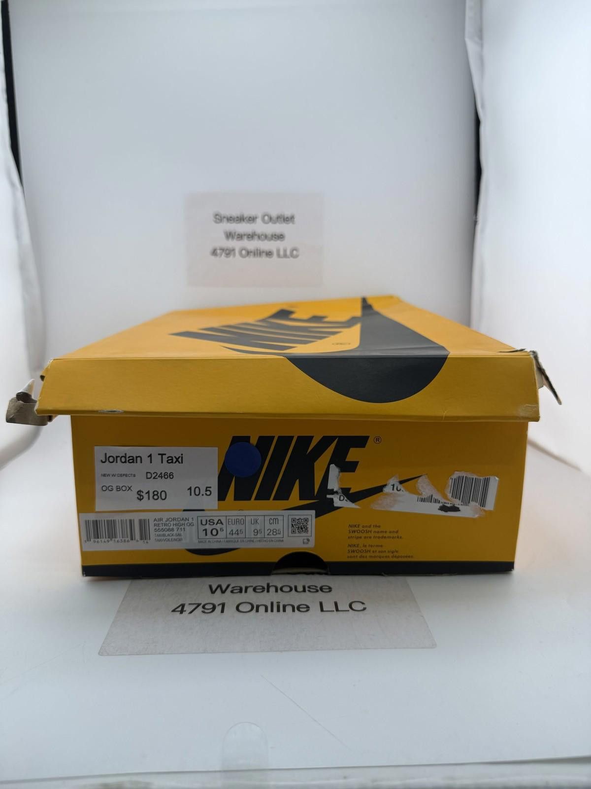 Nike Nike Air Jordan 1 Taxi US 10.5 New with Box D2466 Size US 10.5 / EU 43-44 - 6 Thumbnail