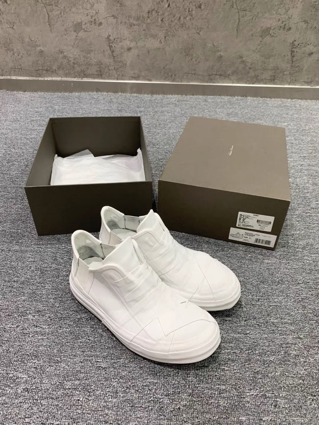 Rick Owens Rick Owens 20SS Mainline White Inverted Triangle K34 Size US 6 / IT 36 - 1 Thumbnail