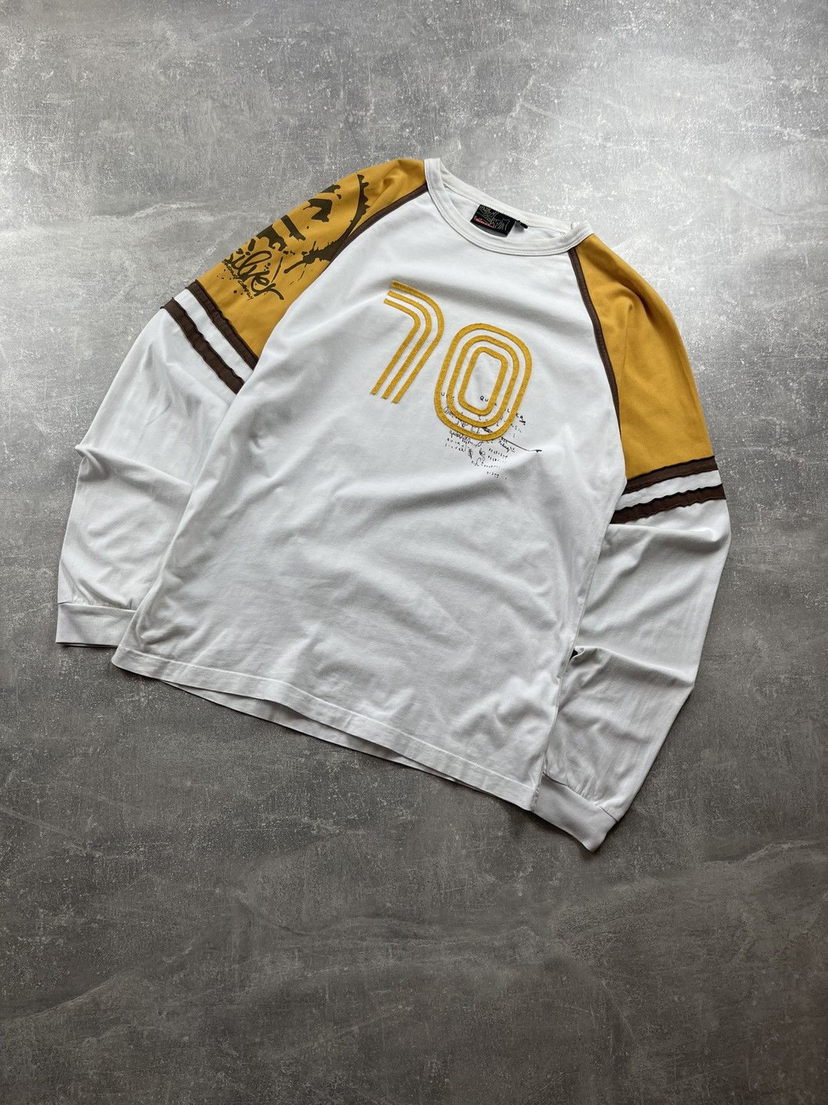 Quiksilver VTG 90s Y2K Quiksilver Long Sleeve Raglan T-Shirt 70s Style Size US L / EU 52-54 / 3 - 1 Thumbnail
