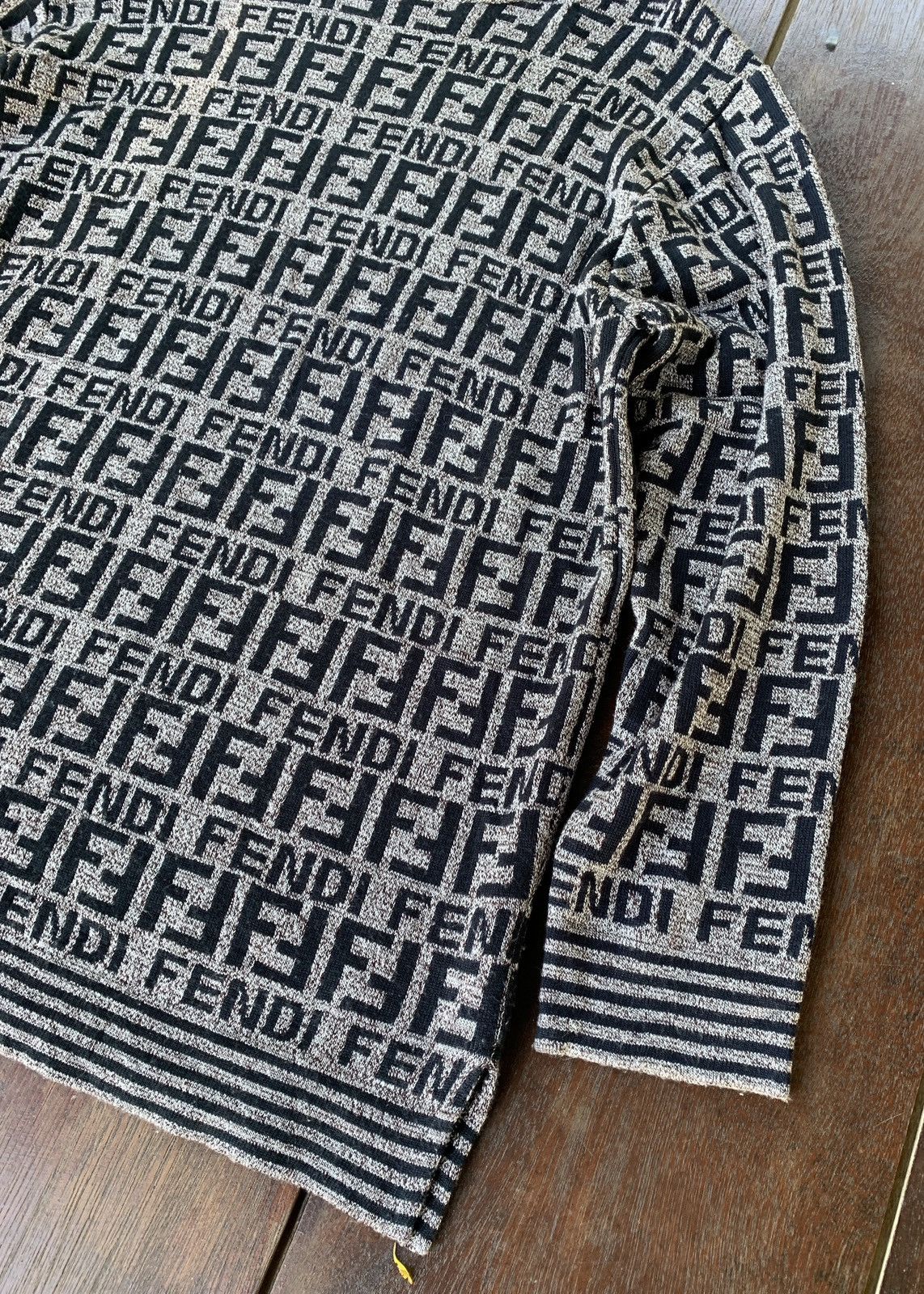 Fendi Vintage Fendi turtle neck Size M / US 6-8 / IT 42-44 - 3 Thumbnail