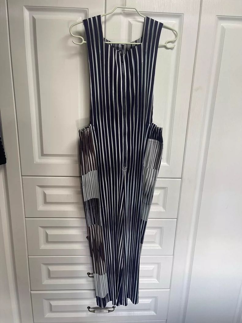 Issey Miyake Issey Miyake Black and white striped strappy dress Size M / US 6-8 / IT 42-44 - 1 Thumbnail