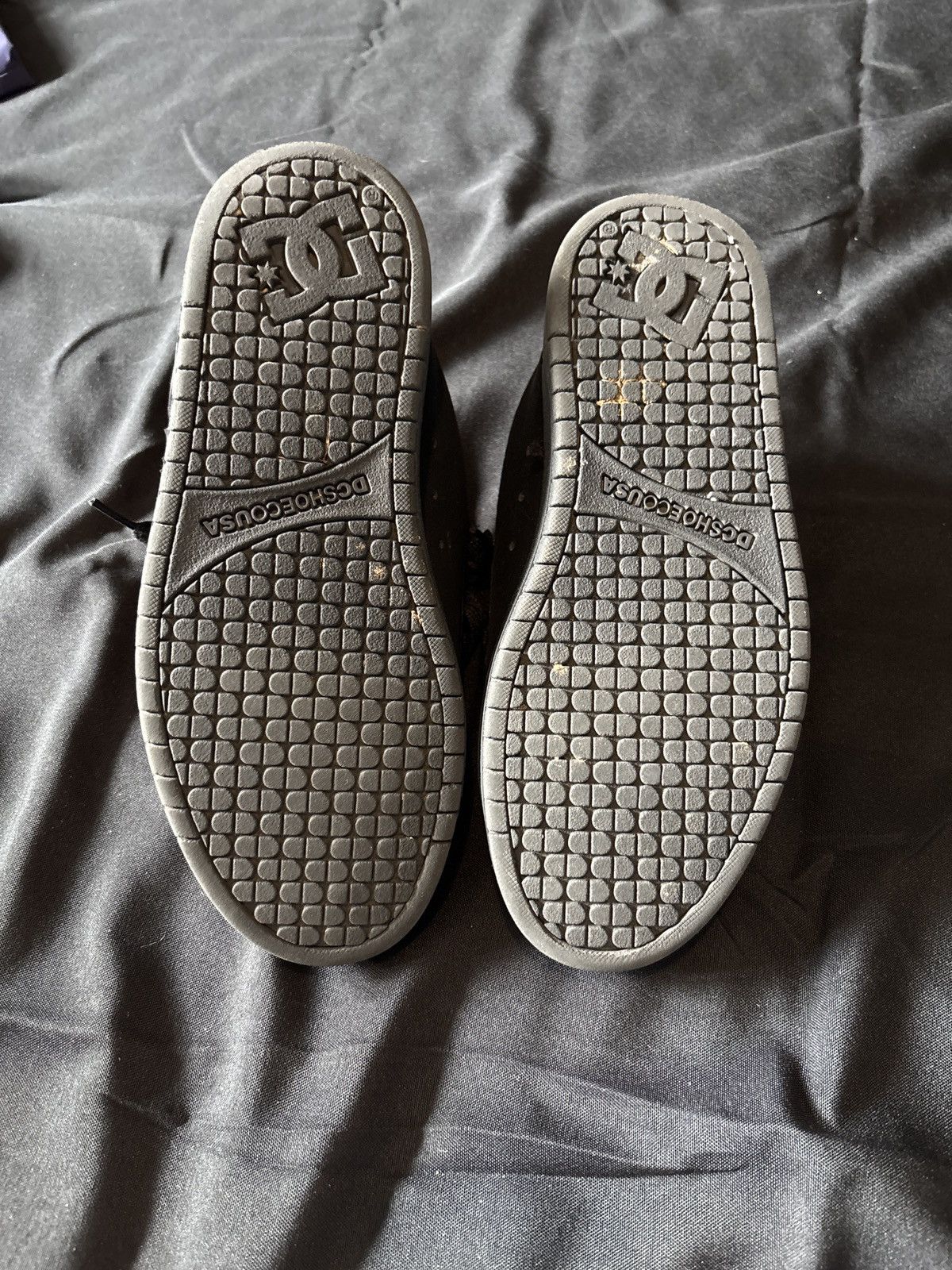 DC DC MEN'S COURT GRAFFIK SHOES Size US 9 / EU 42 - 4 Thumbnail