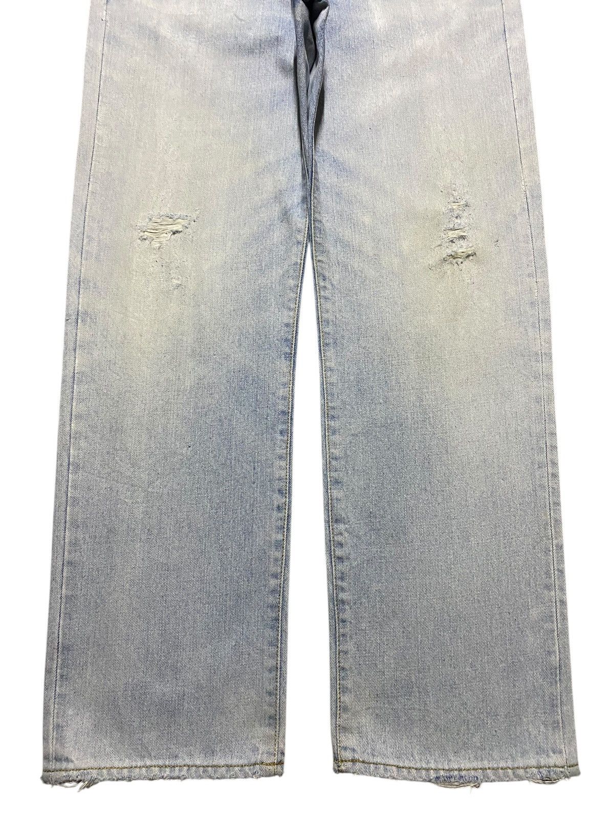 Japanese Brand Vintage Japanese Brand Light Wash Distressed Loose Jeans Size US 34 / EU 50 - 5 Thumbnail