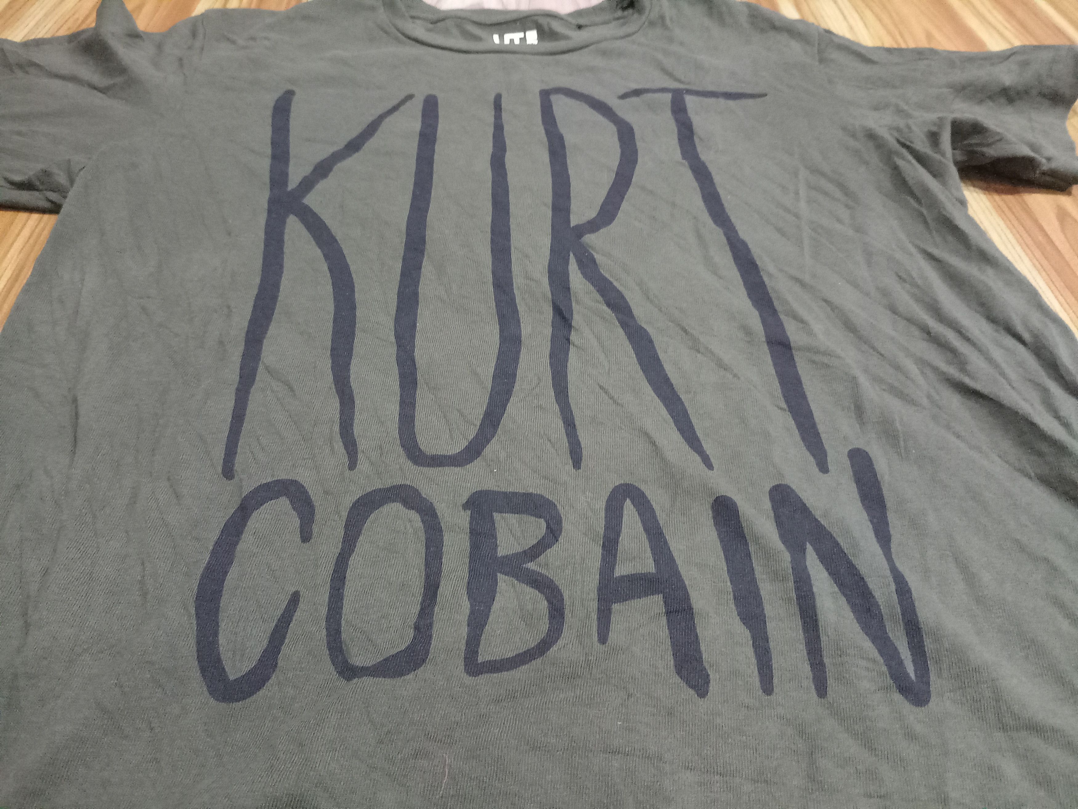 Uniqlo 🔥Uniqlo Kurt Cobain T Shirts Size US S / EU 44-46 / 1 - 2 Thumbnail
