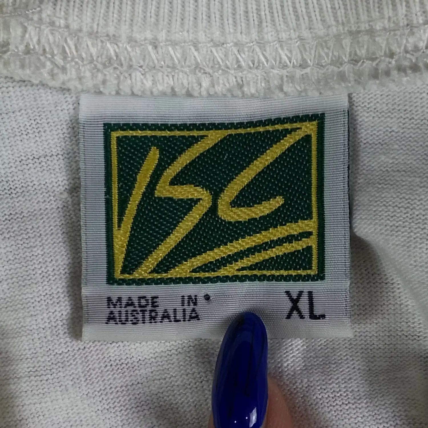 Vintage Mens Vintage T Shirt Sydney 2000 Art Size XL Size US XL / EU 56 / 4 - 7 Thumbnail