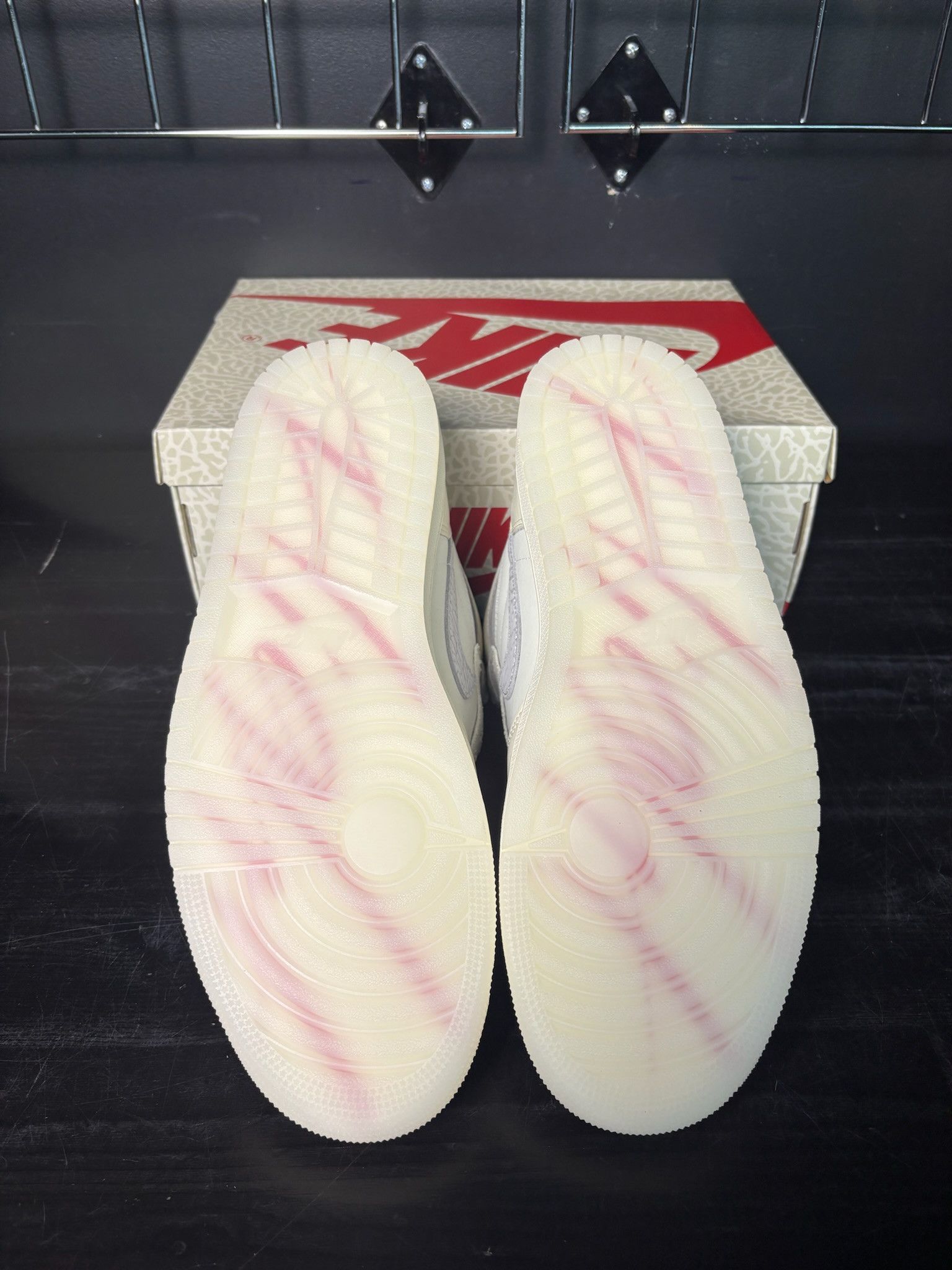 Jordan Brand Air Jordan 1 Retro High OG "Sail University Red" - Size 13 Size US 13 / EU 46 - 5 Thumbnail