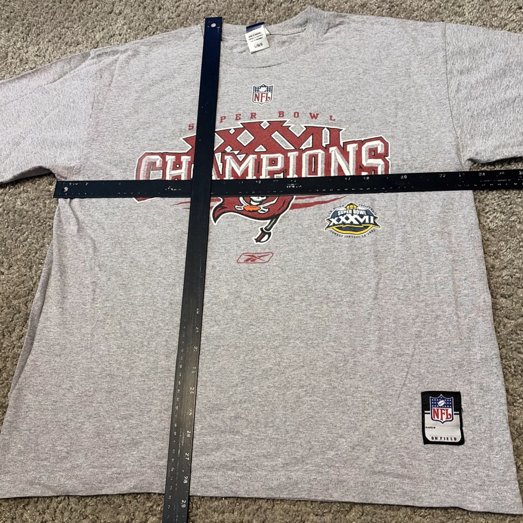 NFL VINTAGE Tampa Bay Buccaneers Super Bowl XXXVII Champs 2003 NFL T-Shirt Large Gray Reebok Mens/Adult L Size US L / EU 52-54 / 3 - 5 Thumbnail