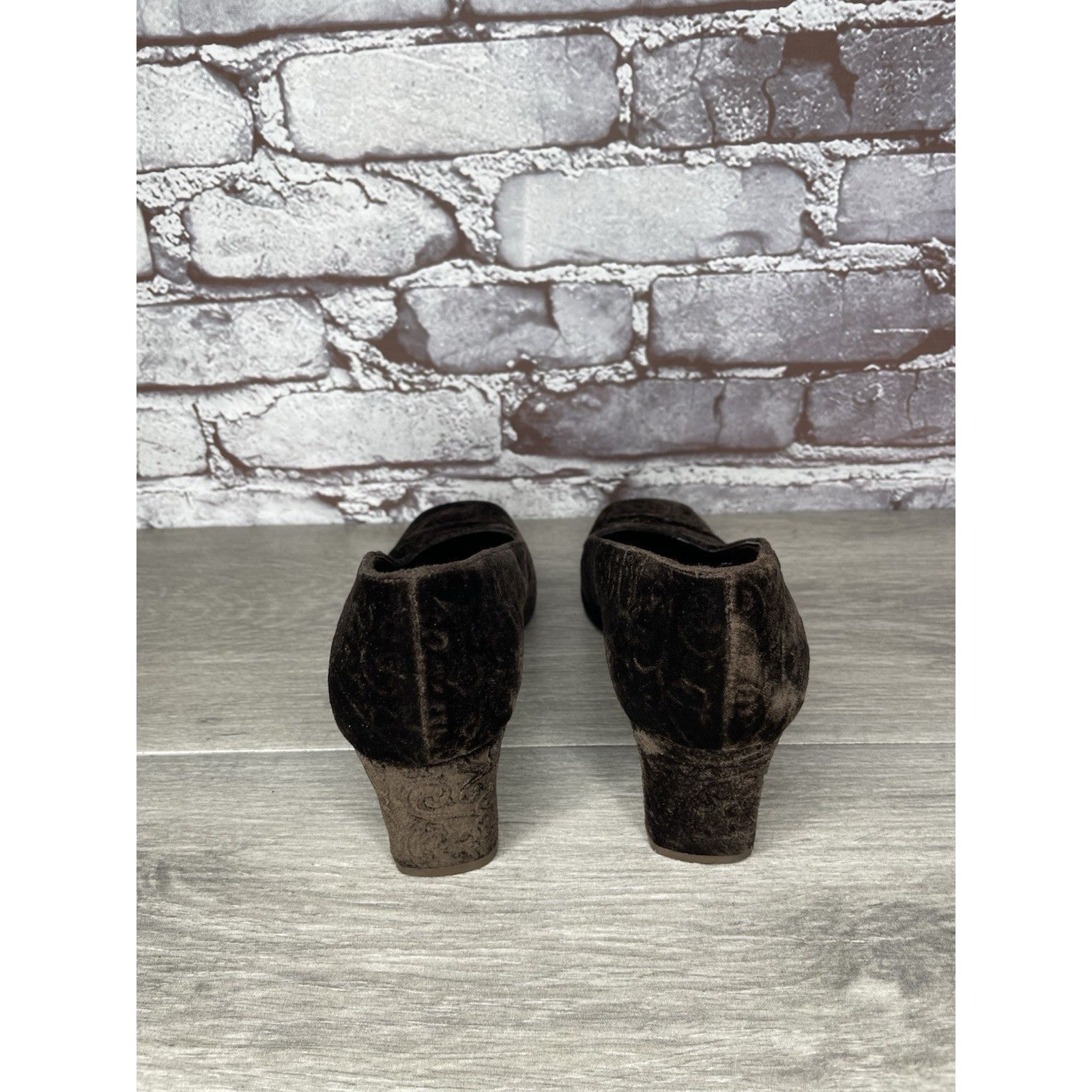 Enzo Bonafe ENZO ANGIOLINI Brown Textured Floral Velvet Block Heels Pump Size US 6 / IT 36 - 4 Thumbnail