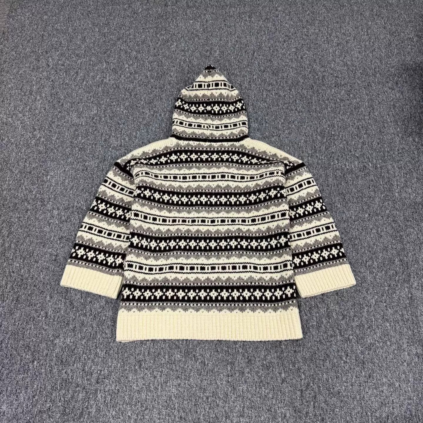 Celine Celine V-neck geometric knit hoodie M 99 new Size US M / EU 48-50 / 2 - 2 Thumbnail