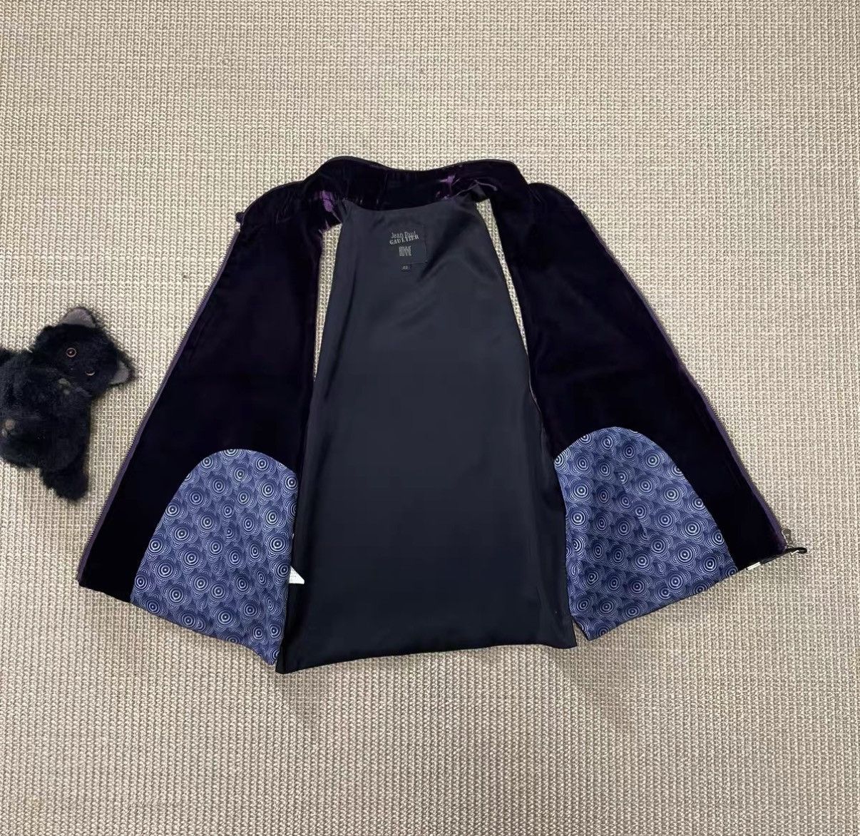 Jean Paul Gaultier Jean Paul Gaultier Velvet Waistcoat J29 Size US M / EU 48-50 / 2 - 6 Thumbnail