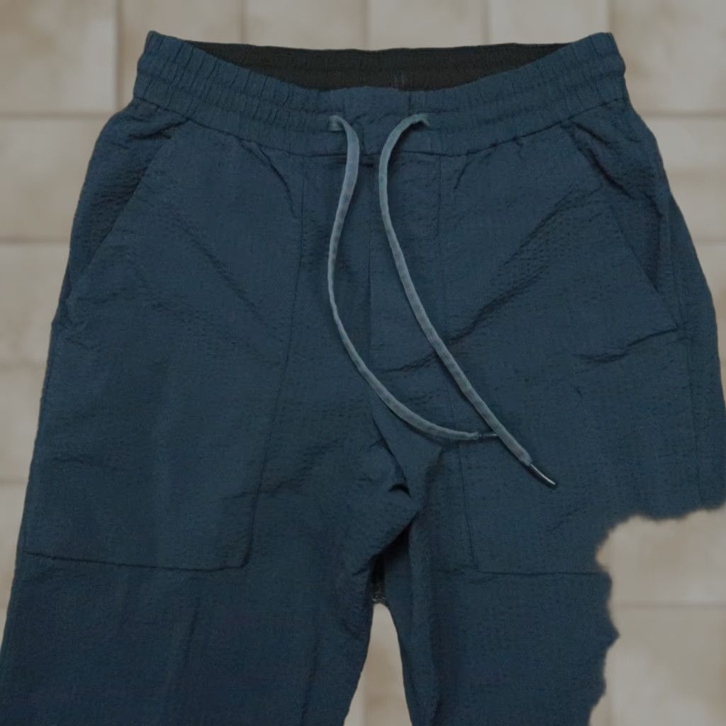 Lululemon Lululemon Pants Men Small Blue Bowline Seersucker Lightweight Zip Pocket Pants Size US 29 - 1 Thumbnail