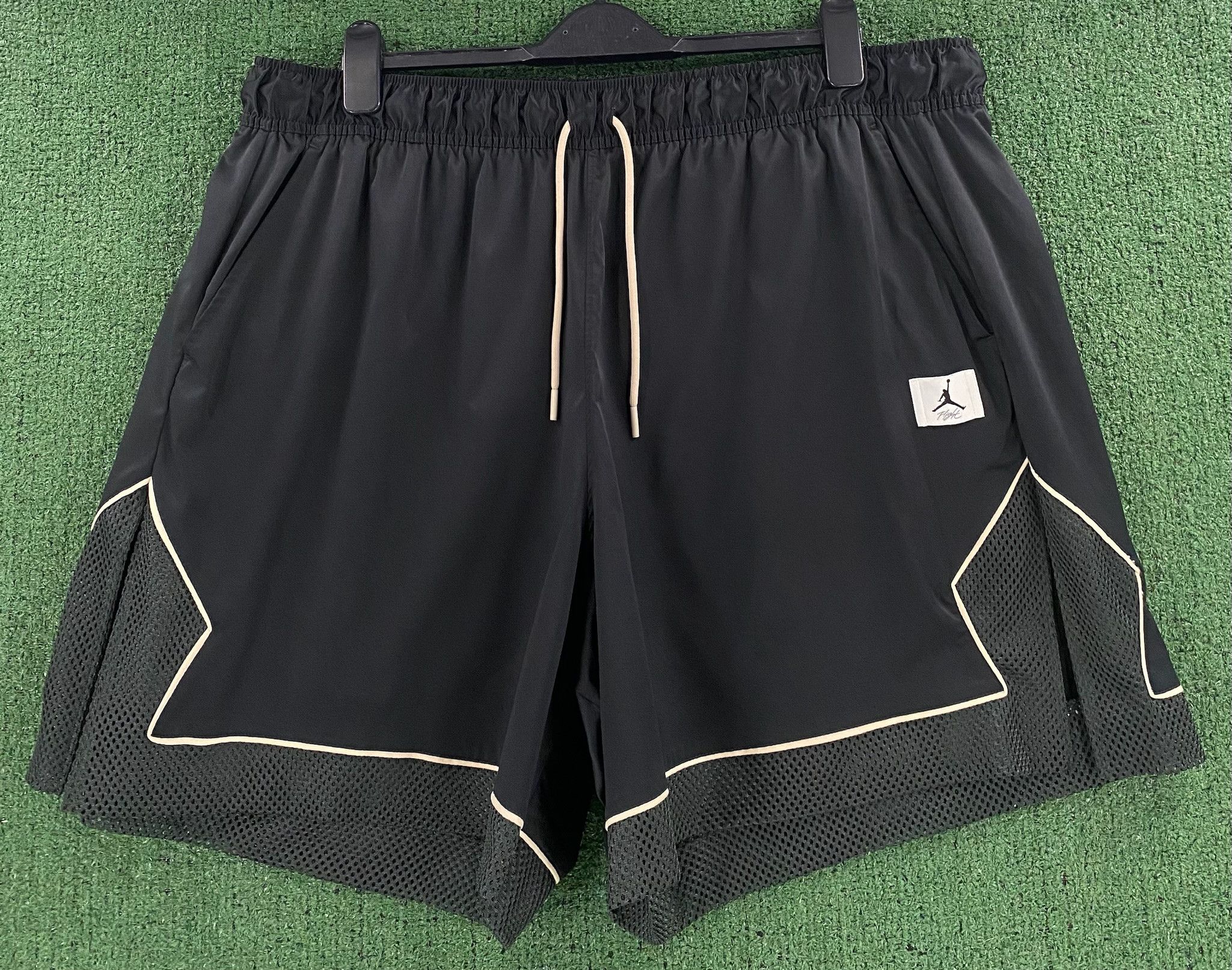 Jordan Brand Air Jordan Essentials Diamond Loose Fit Shiny Shorts 2XL Size 34" / US 12 / IT 48 - 1 Thumbnail
