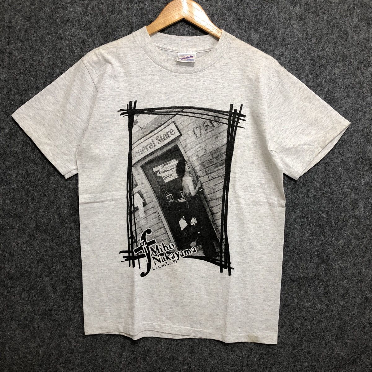 Vintage Vintage Miho Nakayama Concert Tour 1995 T-Shirt Size US M / EU 48-50 / 2 - 1 Thumbnail