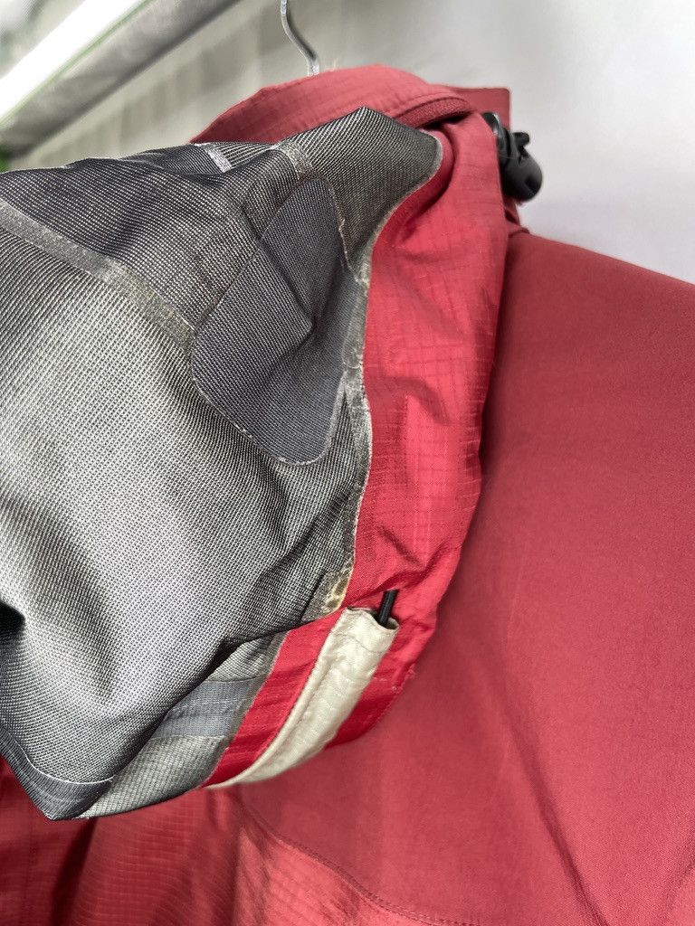 Arc'teryx ARCTERYX Theta AR 2003 Sangria Red Vintage Gore Tex Jacket Size US S / EU 44-46 / 1 - 12 Thumbnail