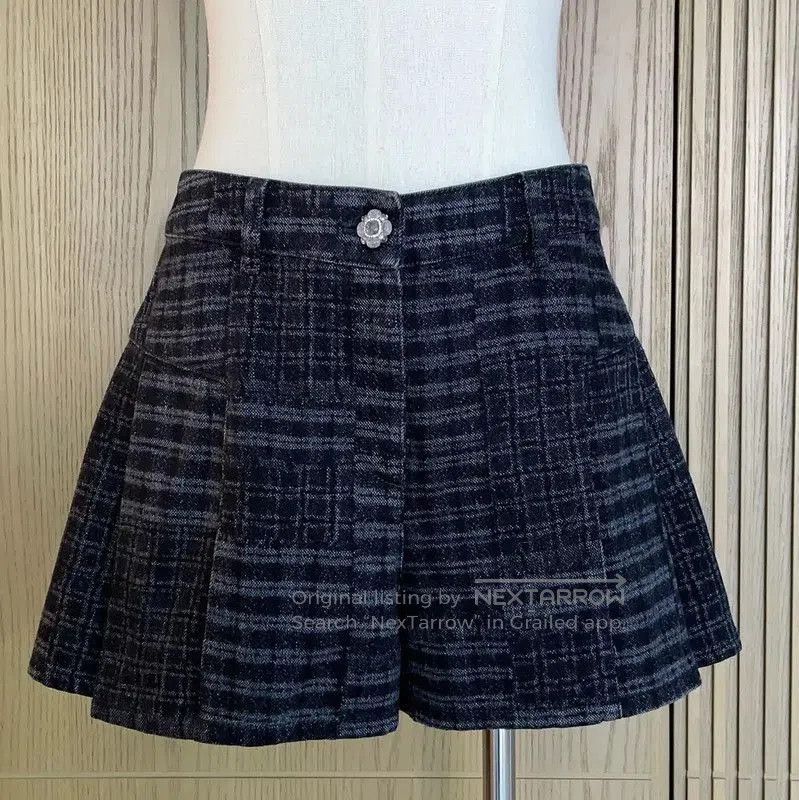 Chanel Chanel Black Striped Cotton Women's Shorts . Size 23" - 3 Thumbnail