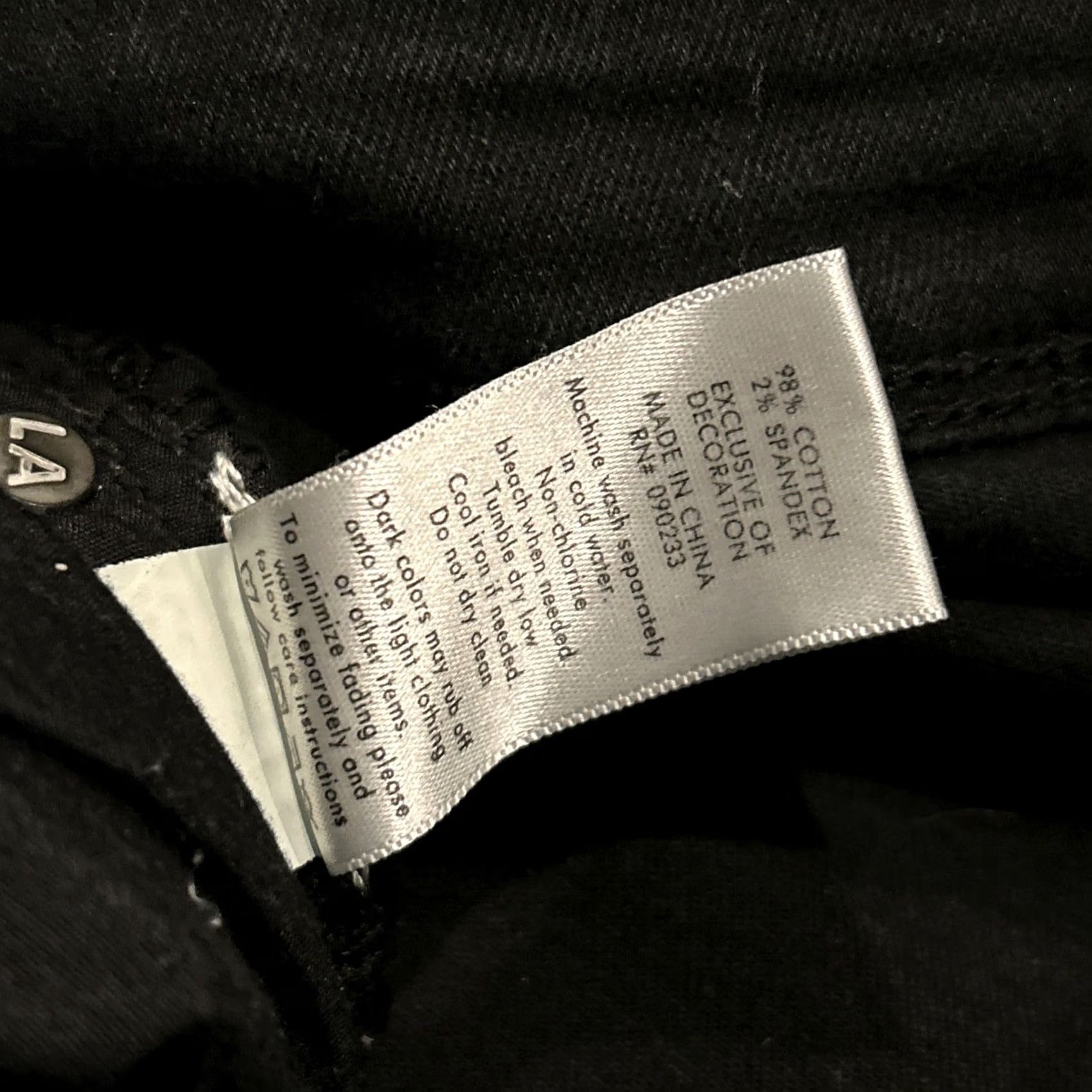 CO Bullhead Denim Co Jeans Juniors Size 3 Black Skinny Slim Button Pocket Cotton Blend Denim Inseam 28 in Womens Boys? Size 26" / US 2 / IT 38 - 3 Thumbnail