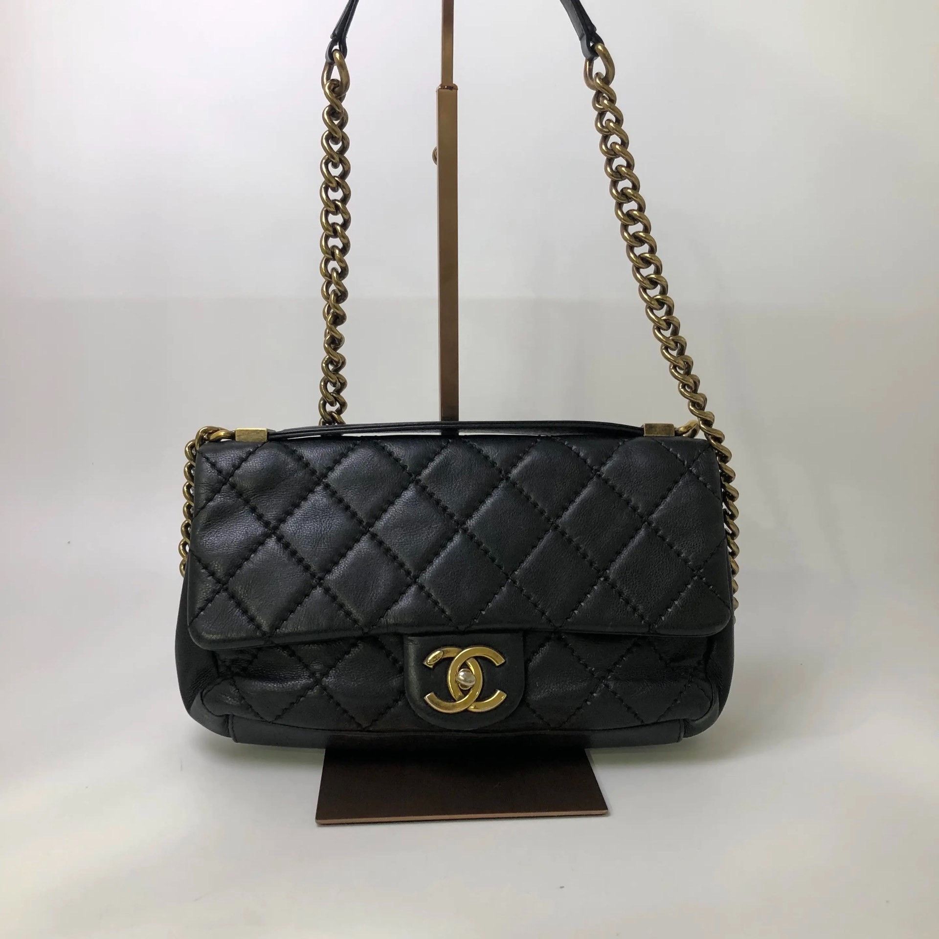 Chanel Pre-loved Bag Very good condition Size ONE SIZE - 1 Thumbnail