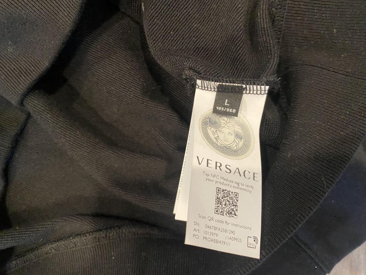 Versace Versace sequence embroidery hoodie Size US L / EU 52-54 / 3 - 9 Thumbnail