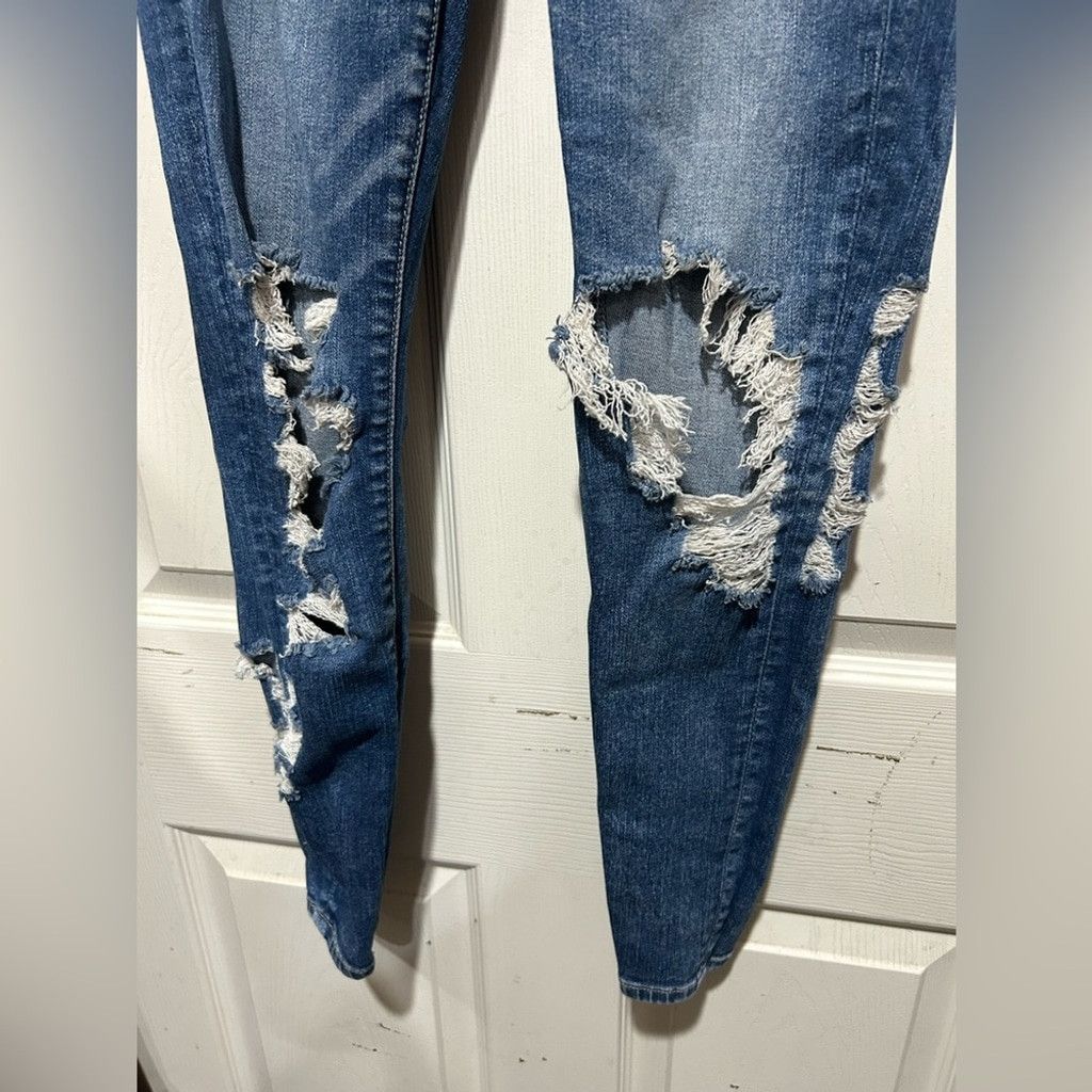 American Eagle Outfitters American Eagle high-waisted skinny jeans w distressed detail Size 26" / US 2 / IT 38 - 4 Thumbnail