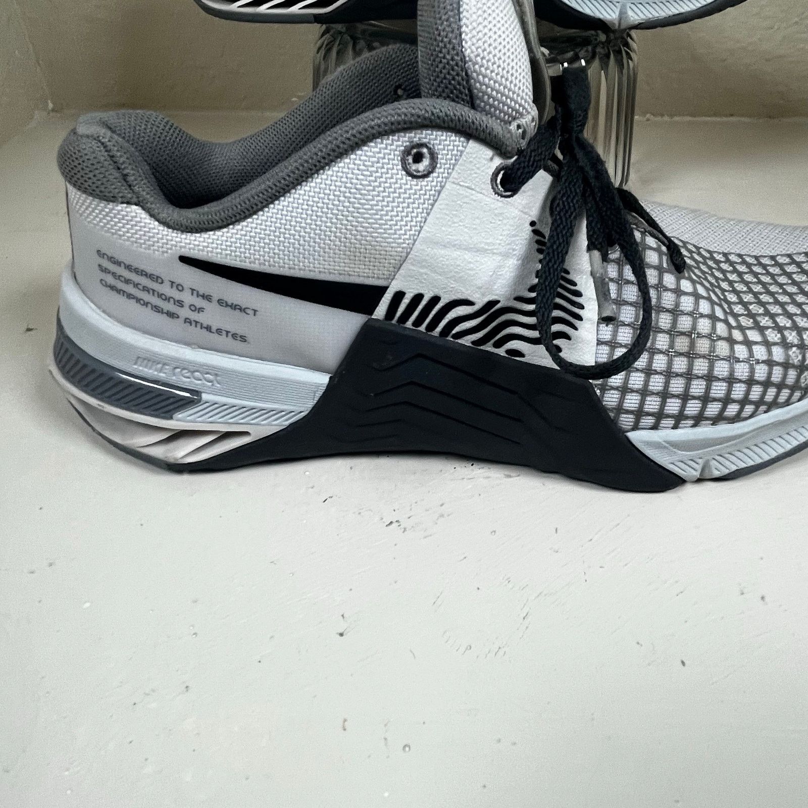 Nike Nike Men’s Metcon 8 Photon Dust Anthracite DO9328-004 size 7 Size US 7 / EU 40 - 4 Thumbnail
