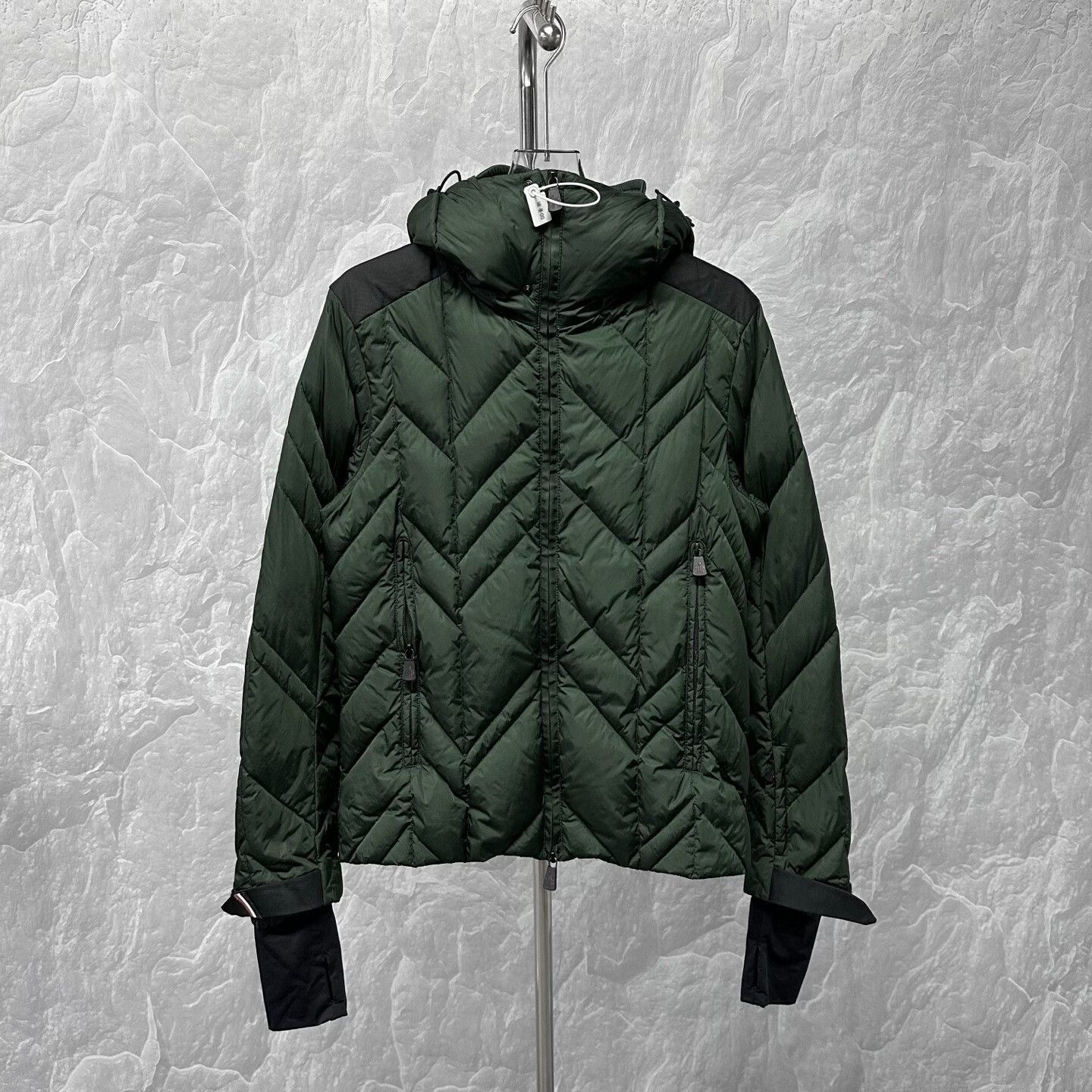 Moncler moncler green hooded down jacket Size US M / EU 48-50 / 2 - 1 Thumbnail
