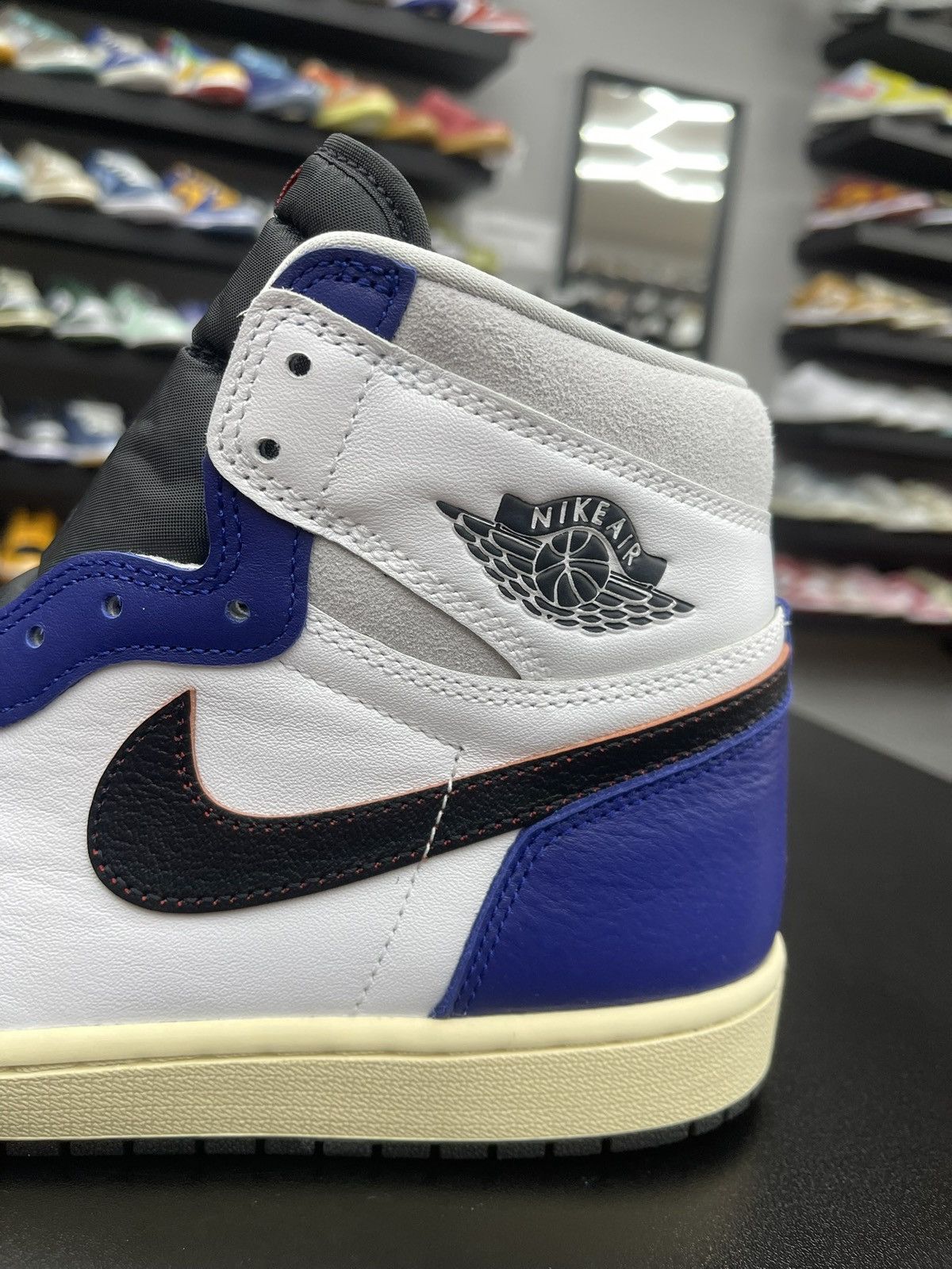 Jordan Brand Size 9.5 - Jordan 1 Retro High Rare Air Size US 9.5 / EU 42-43 - 5 Thumbnail