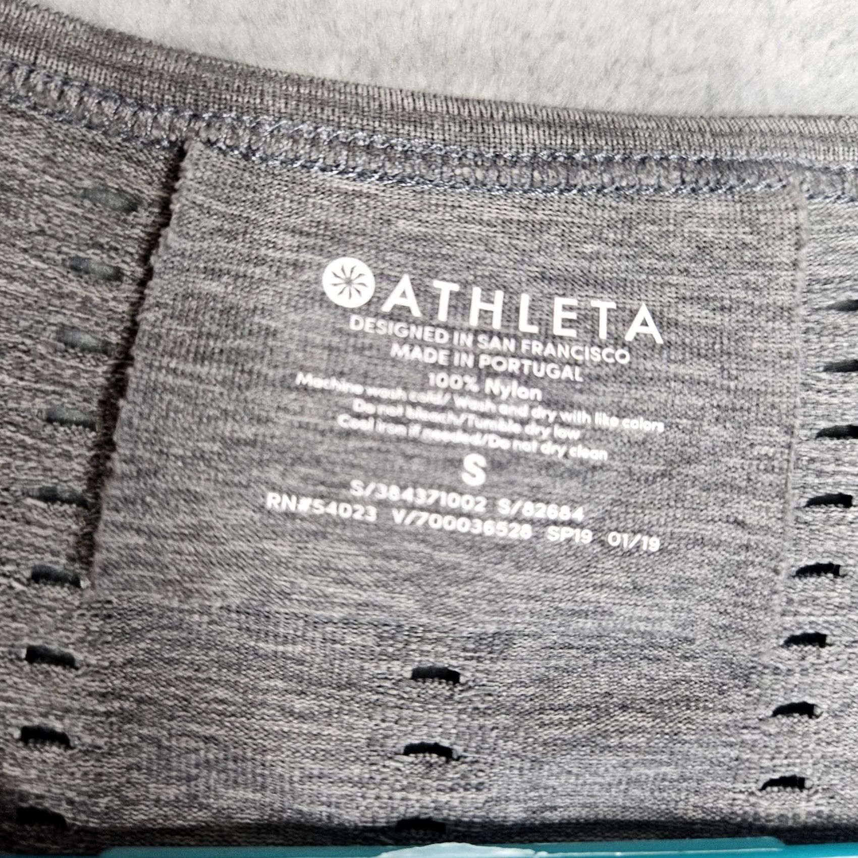 Athleta Athleta Women's Light Gray Long Sleeve Workout Top Size S Shirt Womens Gray Athletic Casual Sports Size S / US 4 / IT 40 - 2 Thumbnail