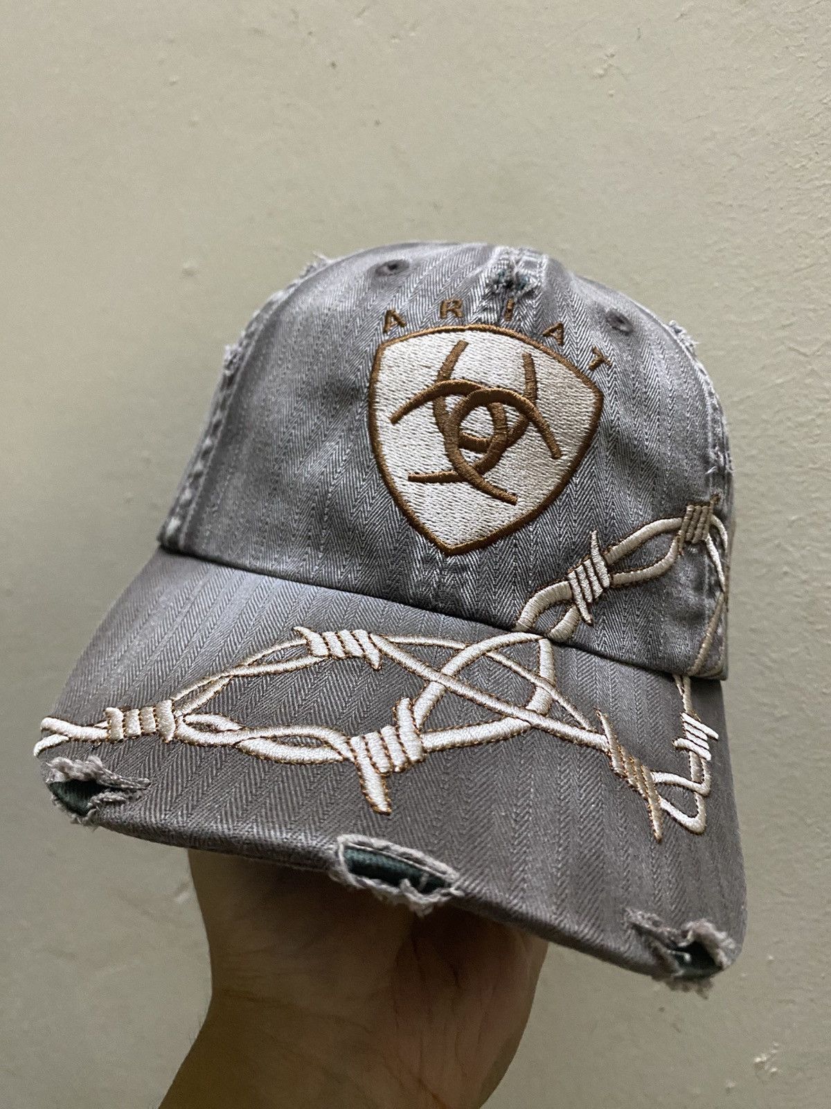 Ariat Y2K DISTRESSED ARIAT BARBED WIRE ADJUSTABLE STRAP CAP Size ONE SIZE - 1 Thumbnail