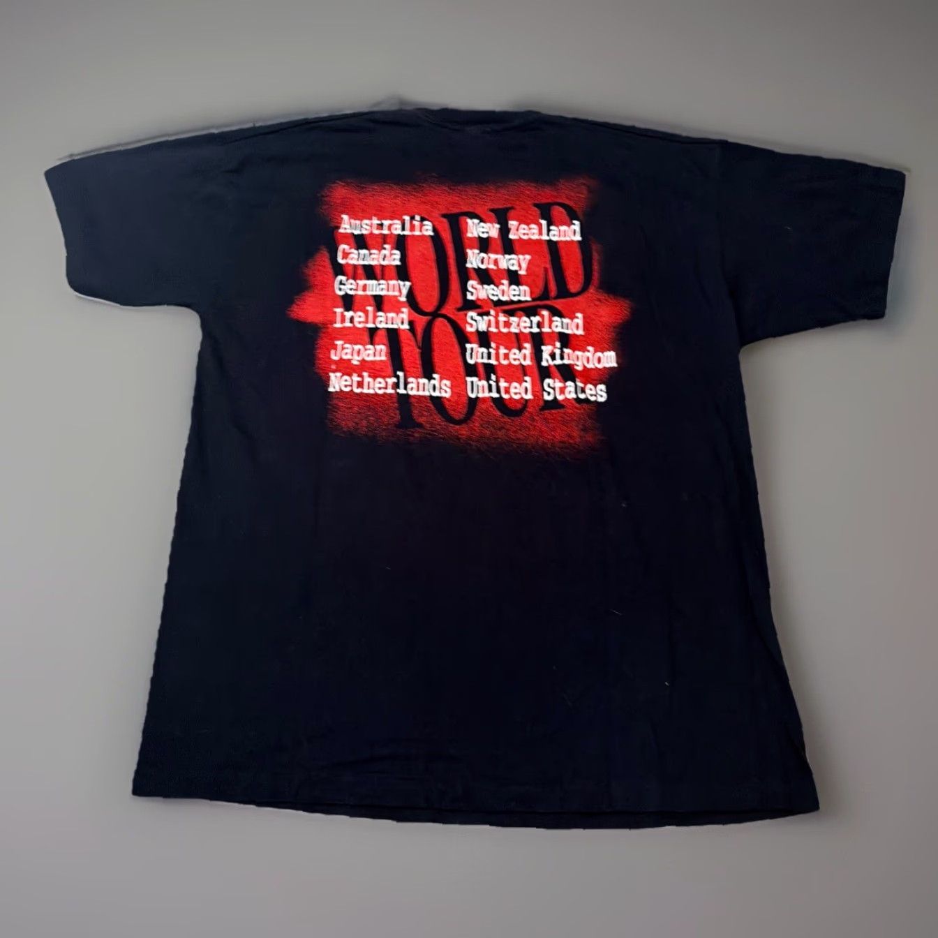 Vintage VINTAGE Garth Brooks 1994 Tour Black Red County Music Concert T-Shirt XL Mens Shirt XL Black Red Garth Brooks 1994 Tour Mens Size US XL / EU 56 / 4 - 2 Thumbnail