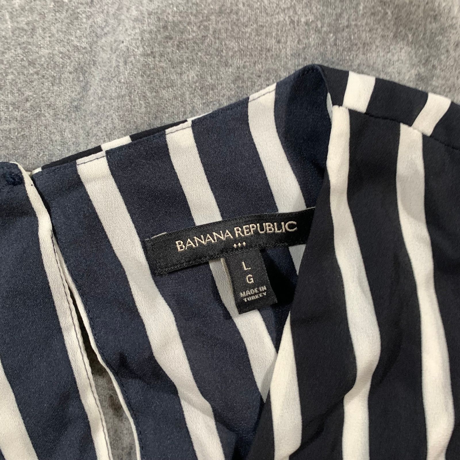 Banana Republic Banana Republic Tops Women Large Sleeveless Black Striped Size L / US 10 / IT 46 - 3 Thumbnail