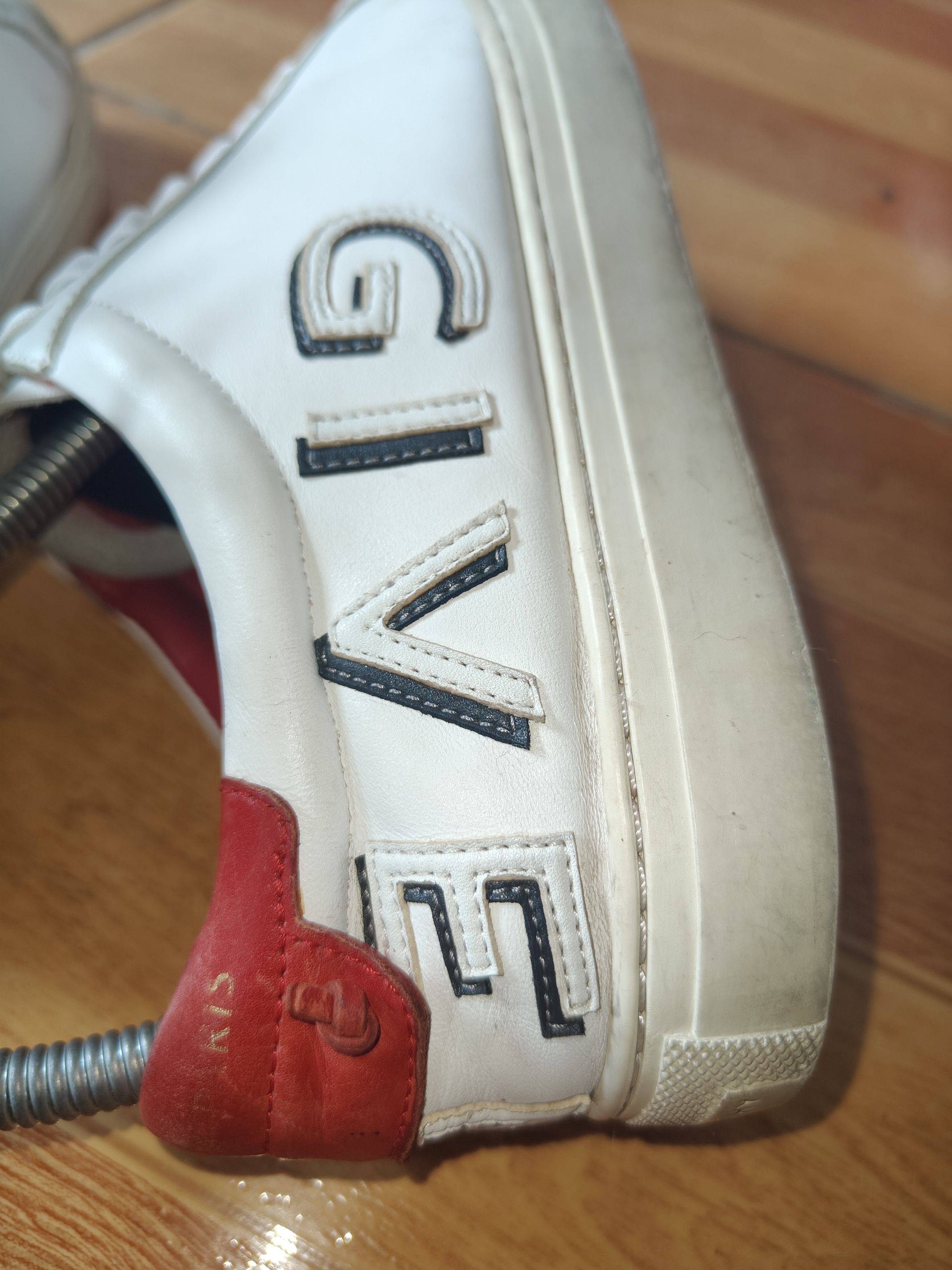 Givenchy Givenchy reverse name low top sneakers Size US 6 / IT 36 - 5 Thumbnail