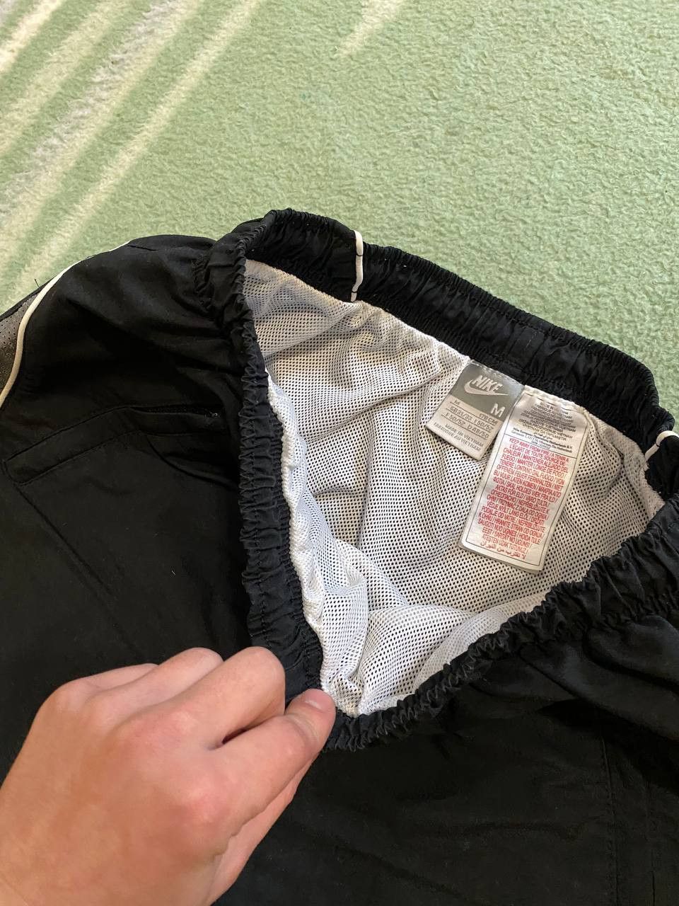 Nike Vintage Nike Y2K Logo Streetwear Shorts Size M Size US 30 / EU 46 - 4 Thumbnail