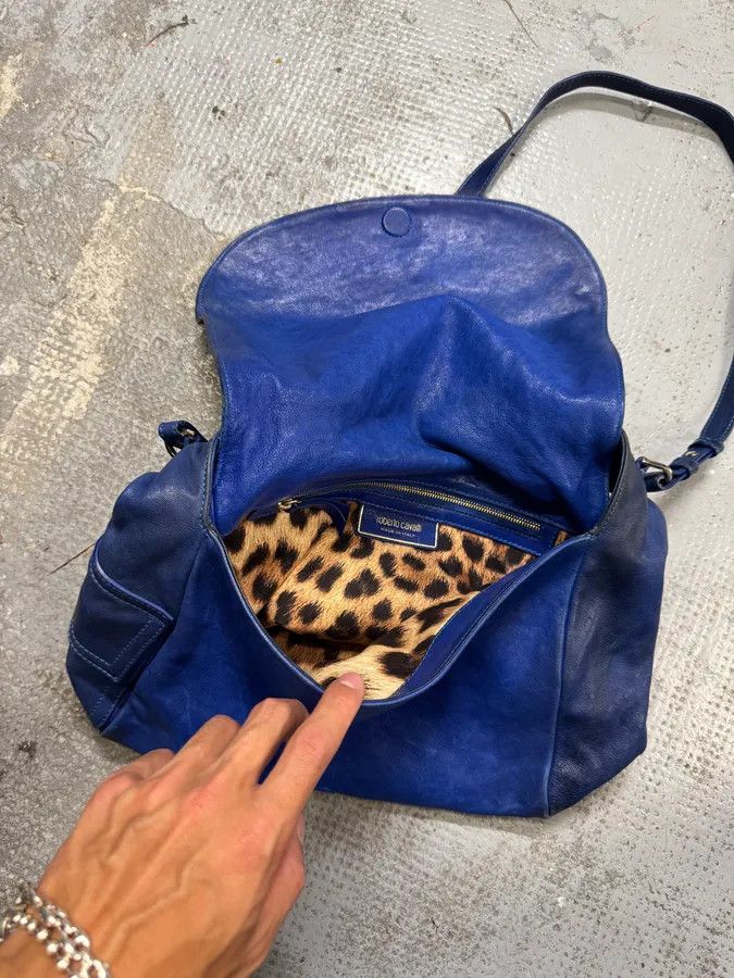 Roberto Cavalli 2000s Roberto Cavalli Blue Leather Crocodile Effect Handle Bag Size ONE SIZE - 10 Thumbnail