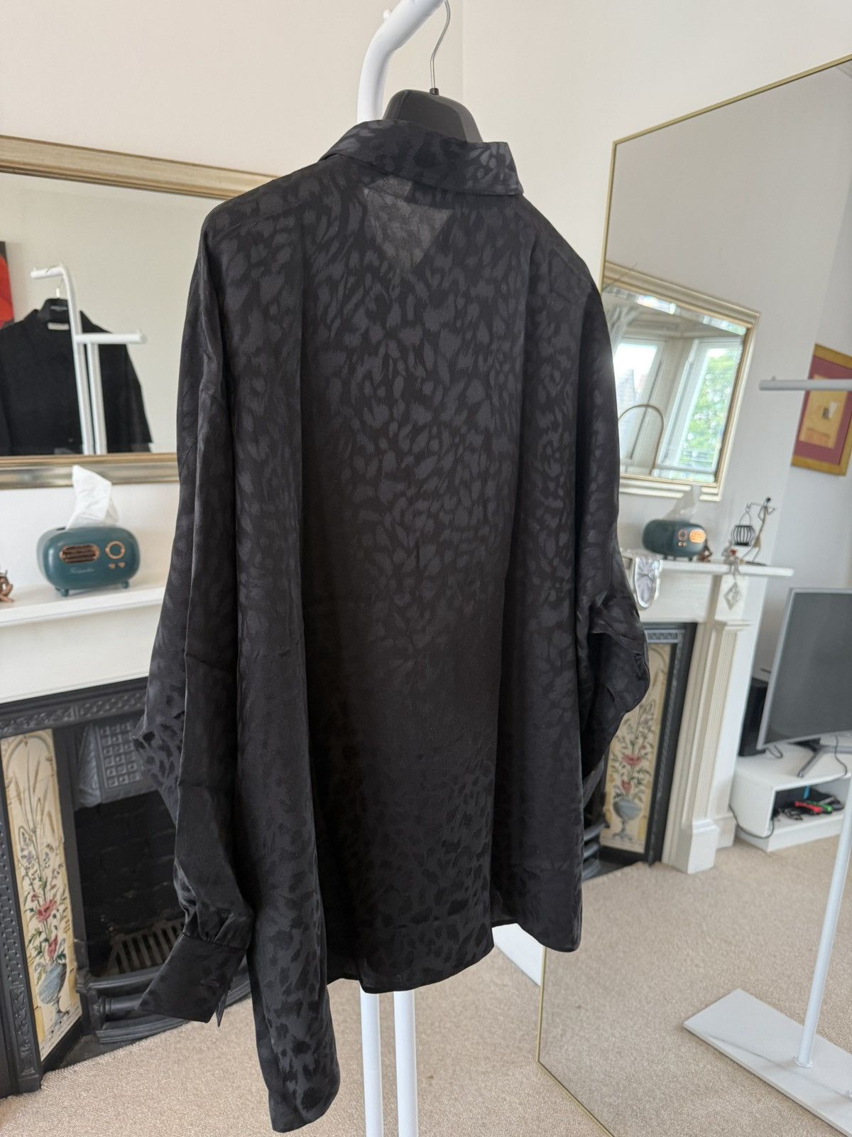 Saint Laurent Paris SS23 Saint Laurent Shirt in Matte and Shiny Silk Size US S / EU 44-46 / 1 - 4 Thumbnail
