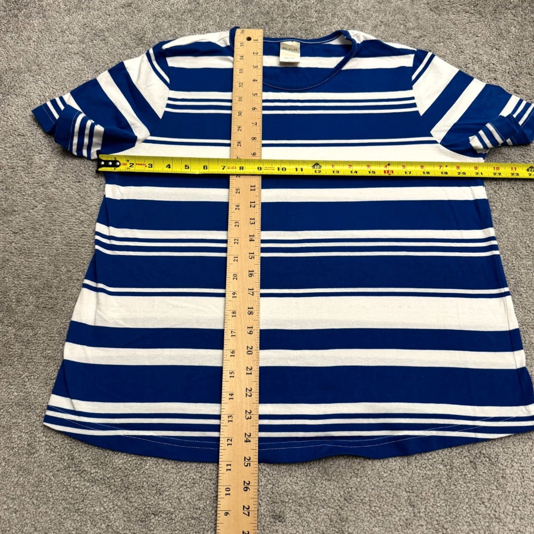 Blair Blair T-Shirt Womens Large Striped Navy White Crew Neck Short Sleeve Tee Basic Cotton Blend Comfort Lightweight Casual Classic Men's? No, Womens. Size L / US 10 / IT 46 - 7 Thumbnail