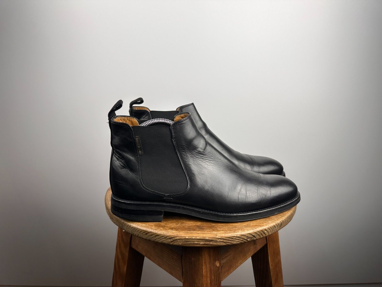 Russell & Bromley Russell & Bromley Black Leather Chelsea Boots Shoes 42 1/2 Size US 9.5 / EU 42-43 - 6 Thumbnail
