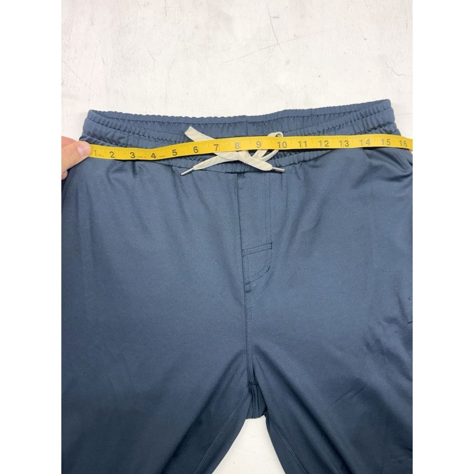 Vuori Vuori Sunday Performance Joggers Pants Blue Mens XL Athletic Tapered Zip Pocket Pockets Activewear Athleisure Jogger Casual Size US 36 / EU 52 - 2 Thumbnail
