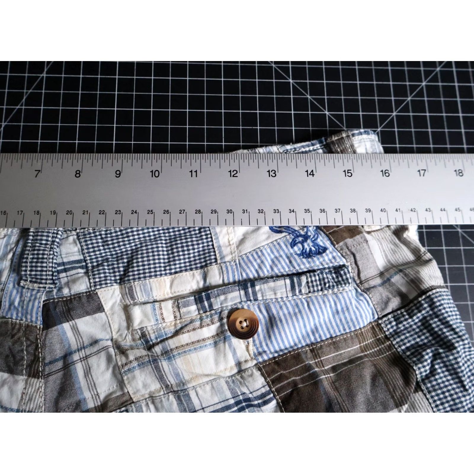 American Eagle Outfitters VINTAGE American Eagle Outfitters Patchwork Madras Shorts Men 32 x 9 White Blue Plaid Size US 32 / EU 48 - 5 Thumbnail