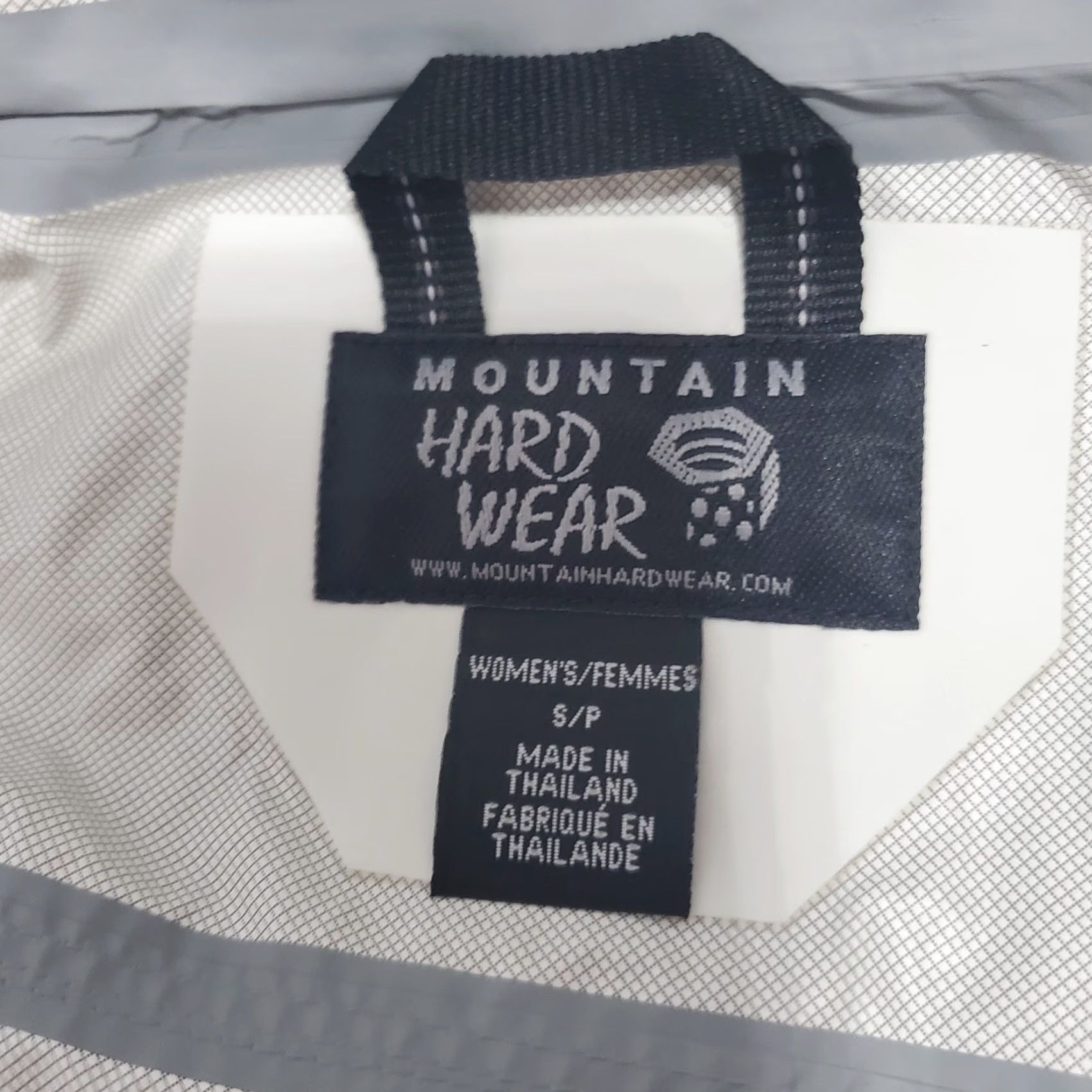 Mountain Hardwear VINTAGE Mountain Hardwear Rain Jacket Women S White Detachable Hood Nylon Soft Shell FLAW Size S / US 4 / IT 40 - 3 Thumbnail